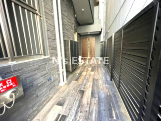 【エントランス】 | u-ro湊川公園前