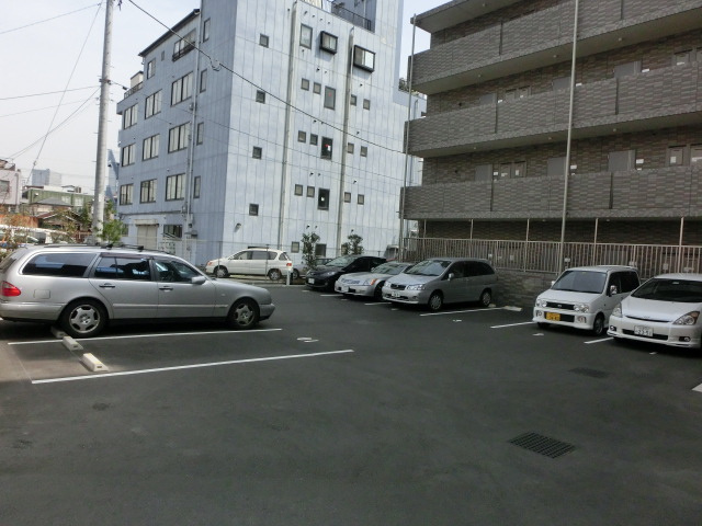 SOLARE横浜（ソラーレヨコハマ）の駐車場|SOLARE横浜　駐車場
