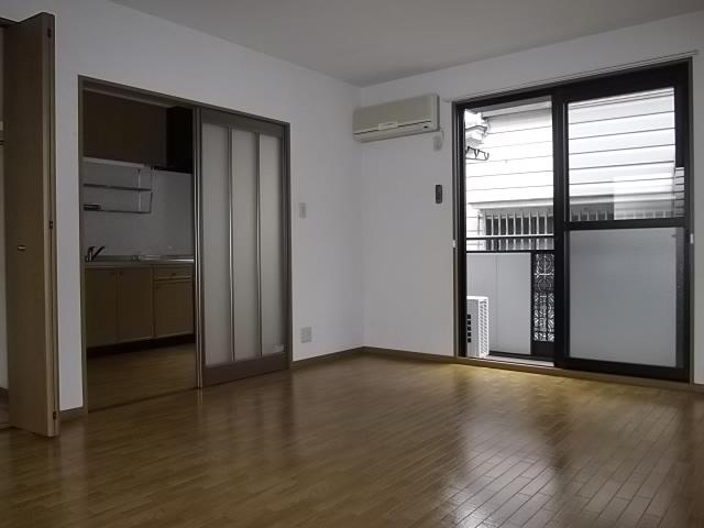 ヴィラ・ウィステリアの居間・リビング