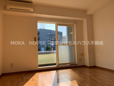 【洋室】 | ヴェルロール西今宿 | ゆったりとしたリビングです