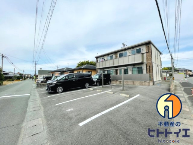 スラ―ジュマンCの駐車場