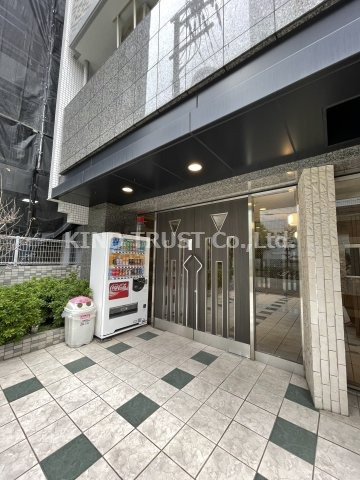 エスリード同心第5のエントランス|ゆとりのあるエントランスです