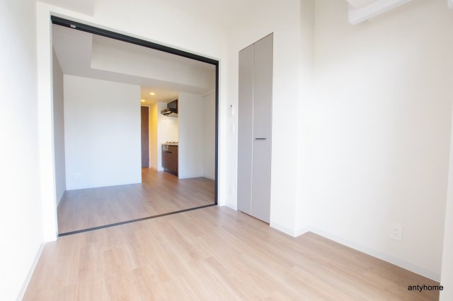 アーバネックス京町堀 仲介手数料無料の居間・リビング