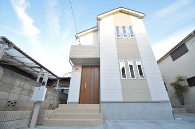 【外観】 | 日野落川Ⅱ　 | 太陽の恩恵を存分に受けられる邸宅。住まうご家族の心地よさを最優先した意匠をご体感下さい。