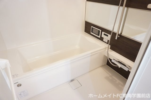 ファーブラウの浴室