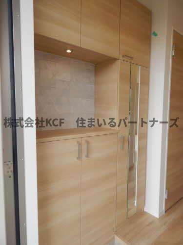 シャーメゾン善導寺の玄関|収納もある玄関です