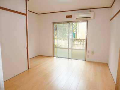 【居間・リビング】 | ハイツアール | 【Before】家具設置イメージ