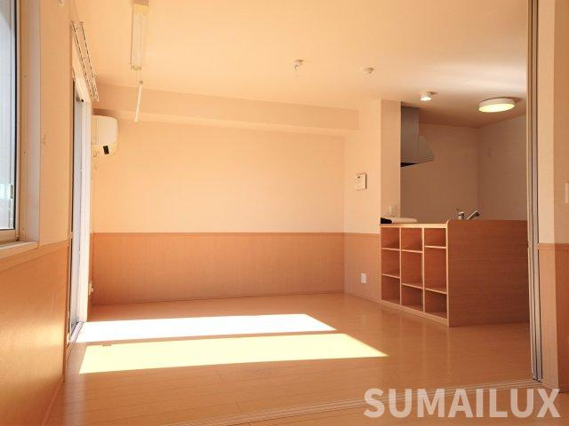 熊本市中央区国府１丁目のアパートの居間・リビング