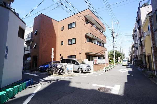 クロスト亀戸の外観|閑静な住宅街で、日当たりも良好♪