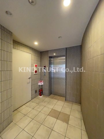 シャンテ与力町のロビー|ゆとりのあるロビーです