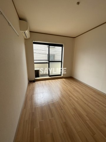 ガリューコート菱屋西の居間・リビング