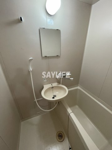 ガリューコート菱屋西の浴室