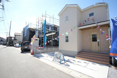 【前面道路含む現地写真】 | 彦成2丁目1棟