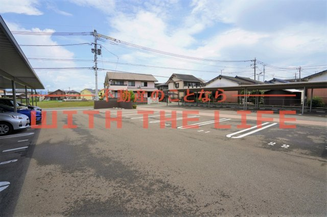 ベレオ合川【キャッシュバック対象物件】の駐車場|駐車場があるので、車を買う予定の方も安心です