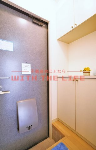 サンクチュアリー久留米Ⅴ【キャッシュバック対象】の玄関|明るい玄関です