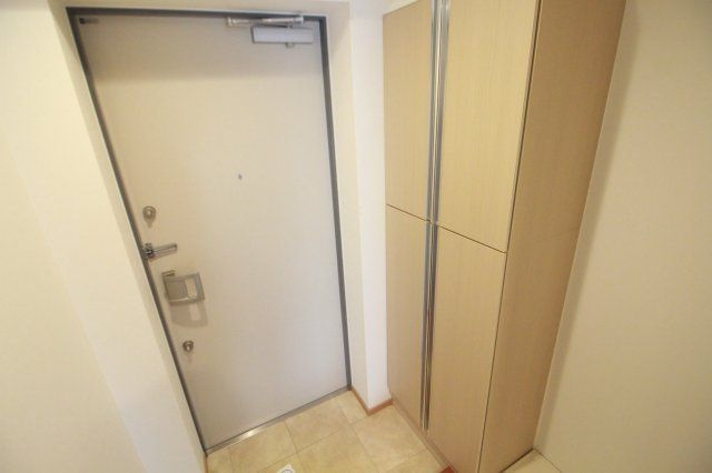 ケイアイビルの玄関|前回募集時の写真です。