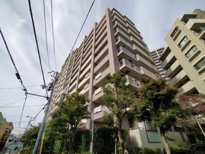 【外観】 | パークスクエア城東2番館 | ◎ＪＲ学研都市線・おおさか東線・大阪メトロ今里筋線『鴫野駅』徒歩8分！！
◎大阪城公園も徒歩圏内でお散歩にジョギングも楽しむ事ができますね♪
◎京橋へのアクセスもよく周辺施設充実で生活至便な環境♪