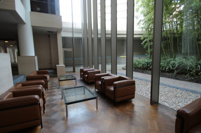 【エントランス】 | パークスクエア城東2番館 | 明るく開放感がある素敵なロビーです。