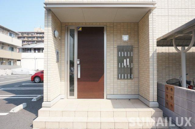 熊本市東区月出２丁目のアパートのエントランス
