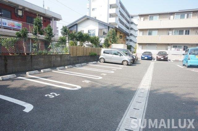 熊本市東区月出２丁目のアパートの駐車場