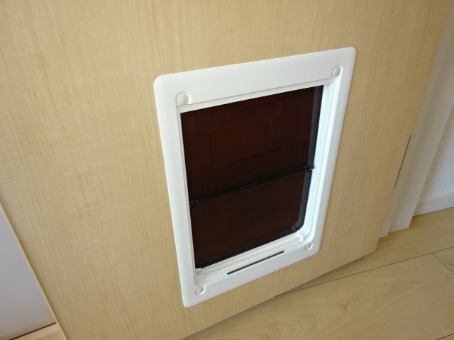 プロムナード倉敷の設備|ペット用くぐり戸