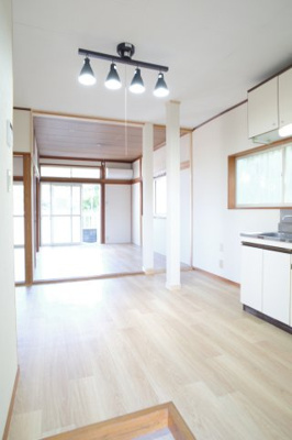【居間・リビング】 | グリーンハイツ吉本 | 床から、壁から、天井から。大きく変身！
