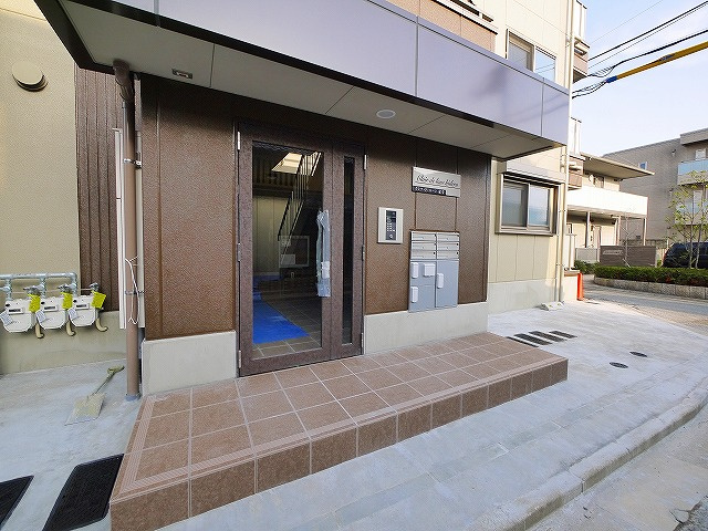 クレア・ド・ルーン紀寺のエントランス|オートロック完備です。