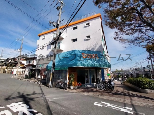 香里ヶ丘ビルの外観|外はこのようになっています