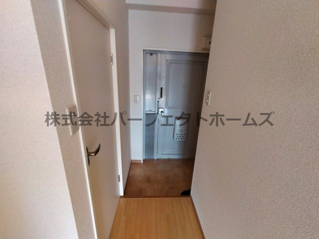 香里ヶ丘ビルの玄関|玄関です