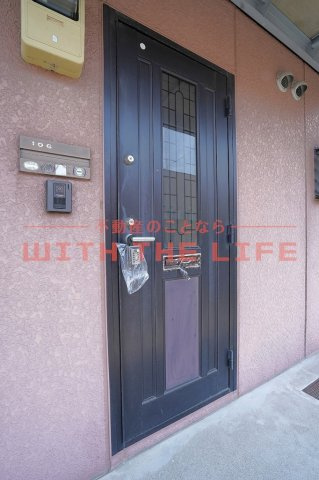セゾンコート壱番館【キャッシュバック対象物件】の玄関|明るい玄関です