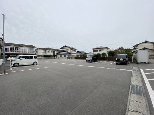 パレス・シンフォニーの駐車場