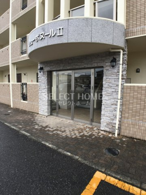 【エントランス】 | リューボヌール２ | 建物の内部です