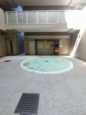 【駐車場】 | ベイシティコート横浜 | ターンテーブル付の機械式駐車場です。