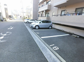 【駐車場】 | 平置き駐車場です。
