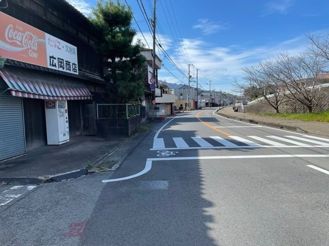 海南市沖野々・土地・56683の前面道路含む現地写真