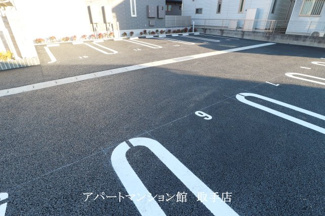 【駐車場】