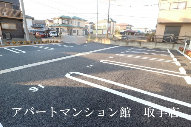 エタニティⅢの駐車場