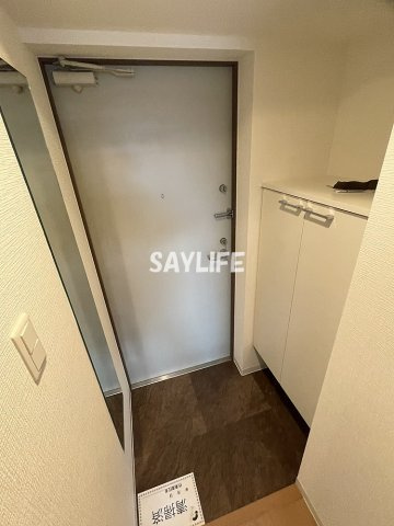 TLRレジデンス高井田の玄関