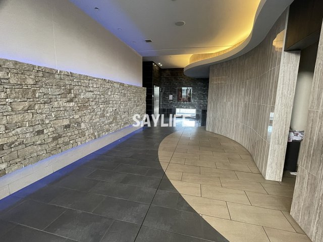 TLRレジデンス高井田のロビー