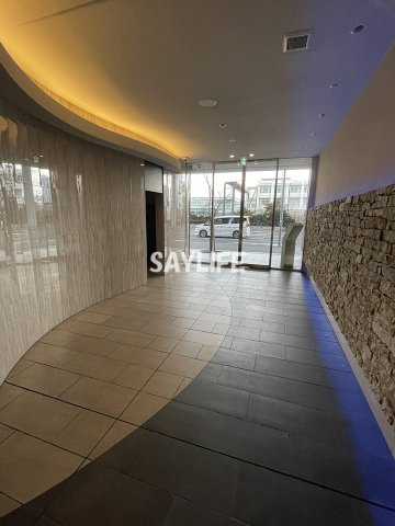 TLRレジデンス高井田のエントランス