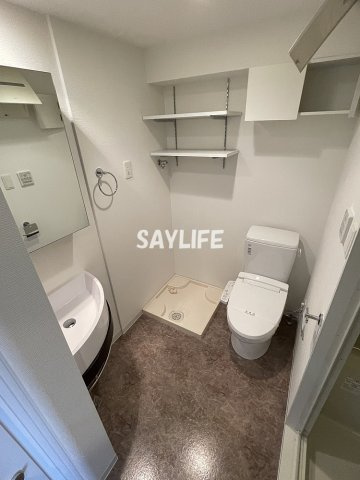 TLRレジデンス高井田の洗面所