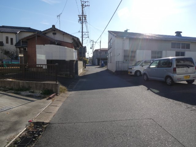 コーポ三本木の周辺|接面道路南方