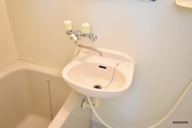 ビーバ江坂　仲介手数料無料の洗面所