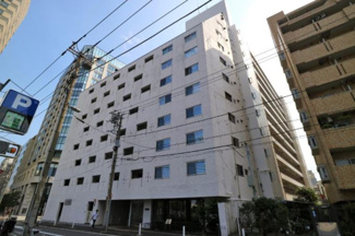 【外観】 | 総戸数９３戸、昭和４６年８月築、管理人は日勤勤務につき管理体制良好です♪