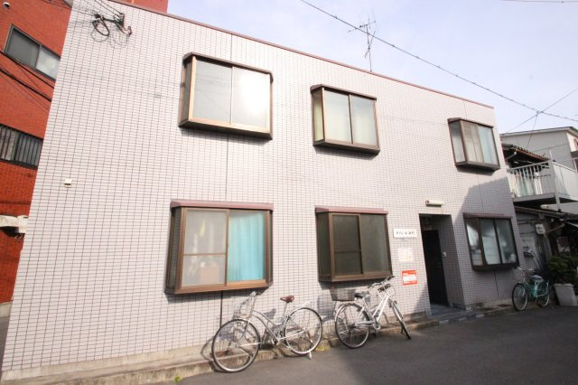 メゾンいそ川の外観