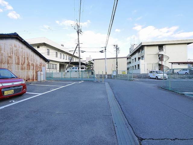 大安寺1丁目楠下駐車場（北側）の駐車場