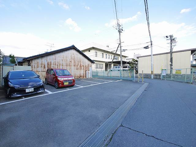 大安寺1丁目楠下駐車場（北側）の駐車場