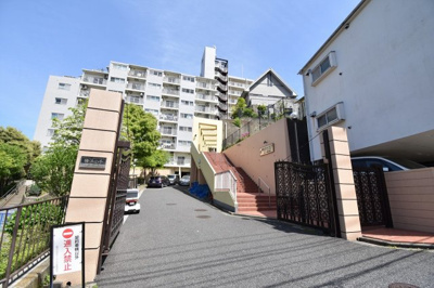 【外観】 | 横浜山手ガーデニア | 総戸数７８戸、昭和６０年１２月築、管理人は日勤勤務につき管理体制良好です♪