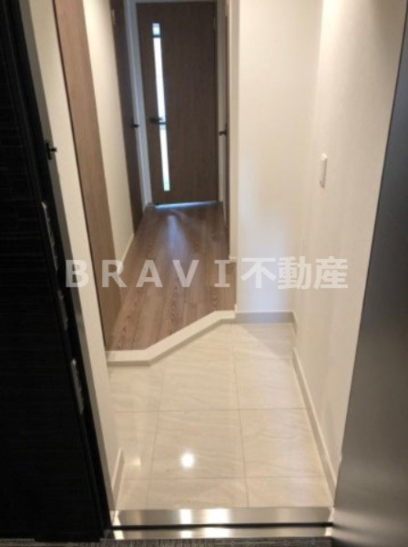 ルネフラッツ谷町四丁目　BRAVI不動産の玄関|【ルネフラッツ谷町四丁目】落ち着いた玄関です