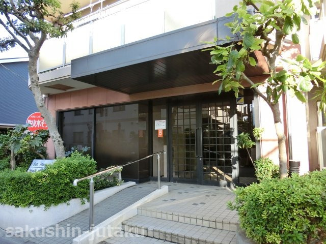 サンマンション東習志野のエントランス